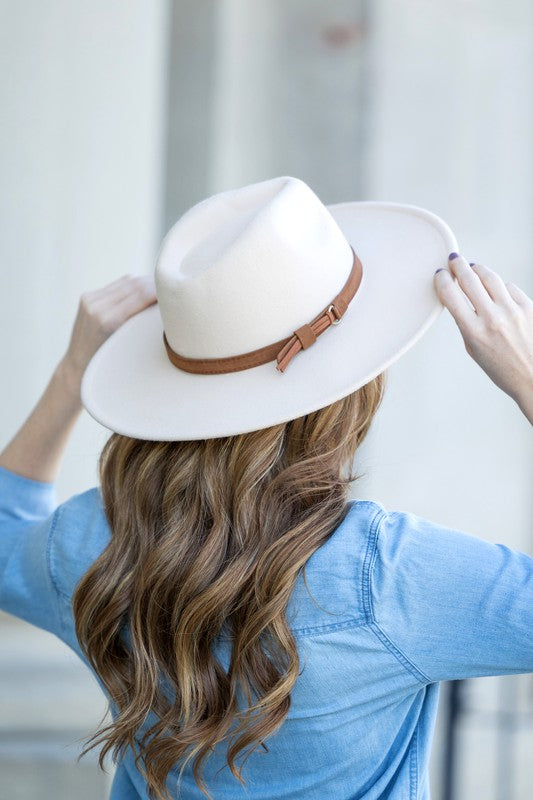 THE RIDING HIGH HAT - CREAM