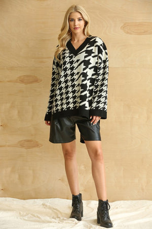THE ESSENTIAL EDIT HOUNDSTOOTH KNIT