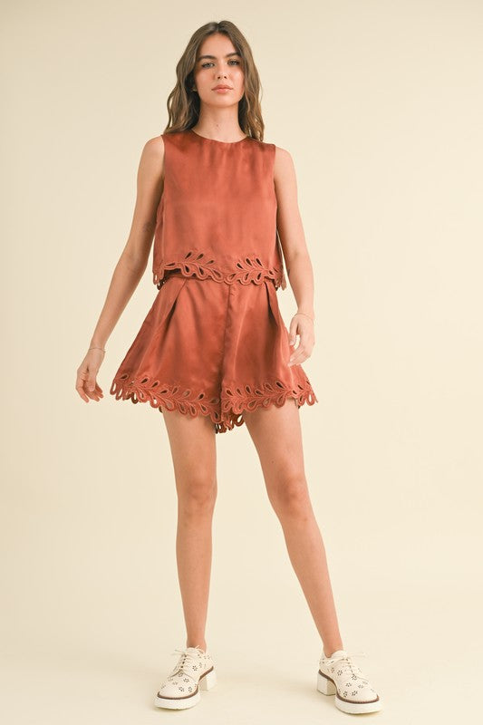 THE TAYLOR TOP