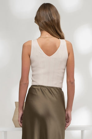 THE SIMPLE KNIT V-NECK TANK