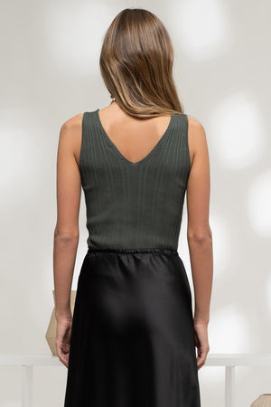 THE SIMPLE KNIT V-NECK TANK