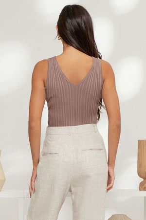 THE SIMPLE KNIT V-NECK TANK