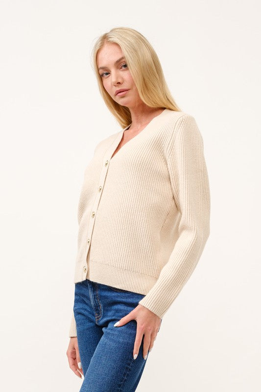 THE SOLID V-NECK GOLD BUTTON KNIT