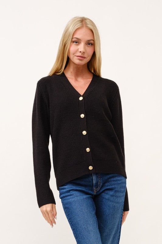 THE SOLID V-NECK GOLD BUTTON KNIT - BLACK