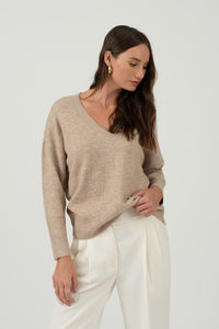 THE GRACE V-NECK - TAUPE