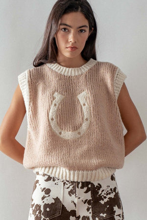THE HORSESHOE DETAIL KNIT VEST