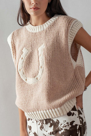 THE HORSESHOE DETAIL KNIT VEST