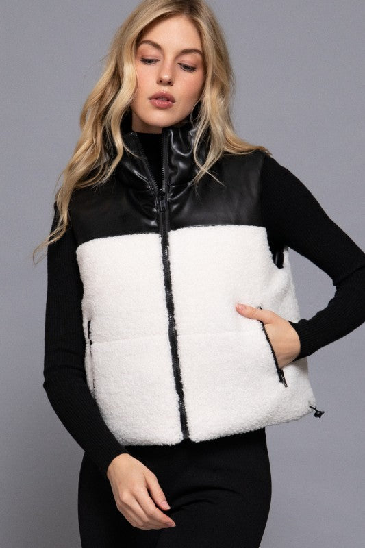 THE REVERSE IT VEST - BEIGE