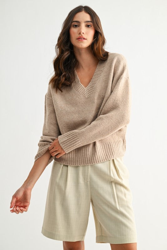 THE ESSENTIAL EDIT CHUNK KNIT V NECK SWEATER