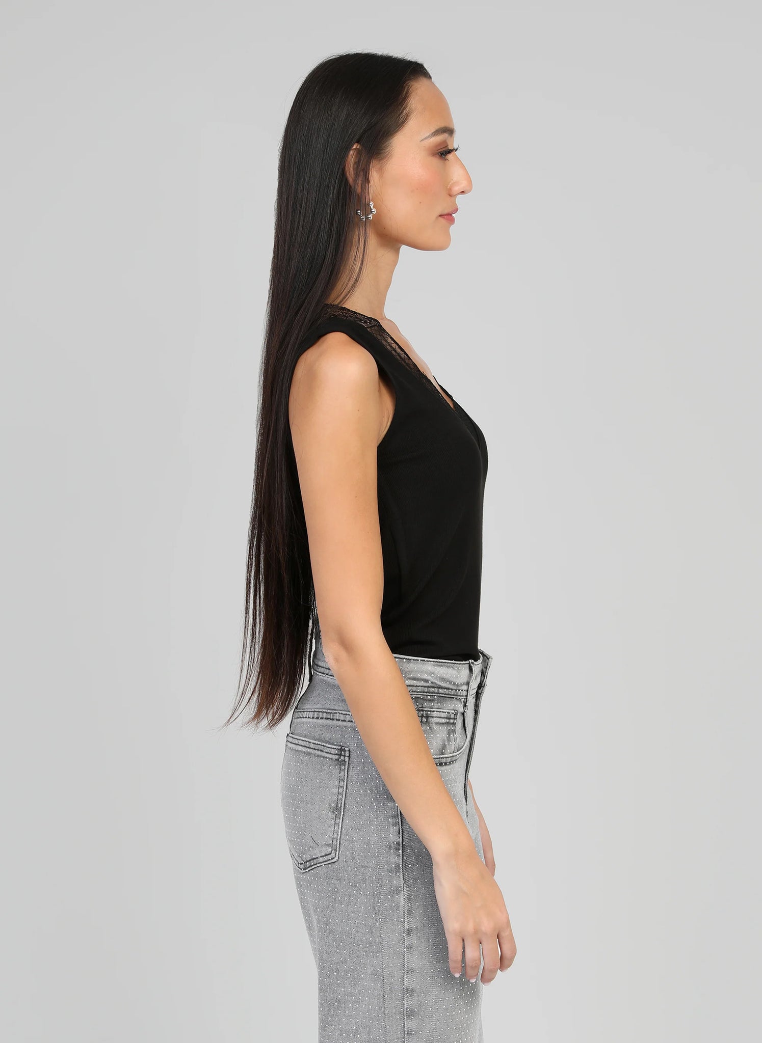 THE ESSENTIAL EDIT LACE TANK - BLACK