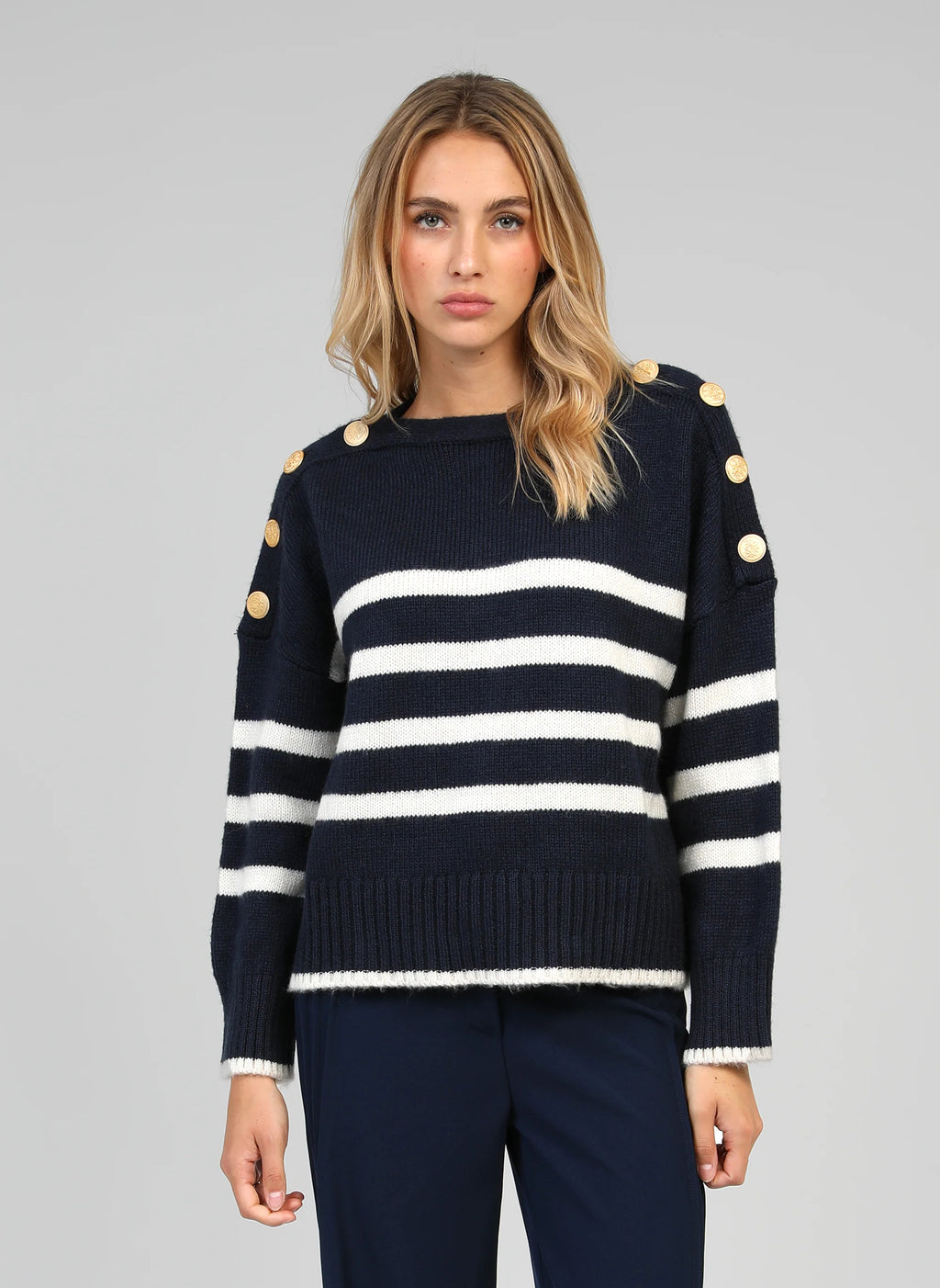 THE TRICOT GOLD BUTTON KNIT